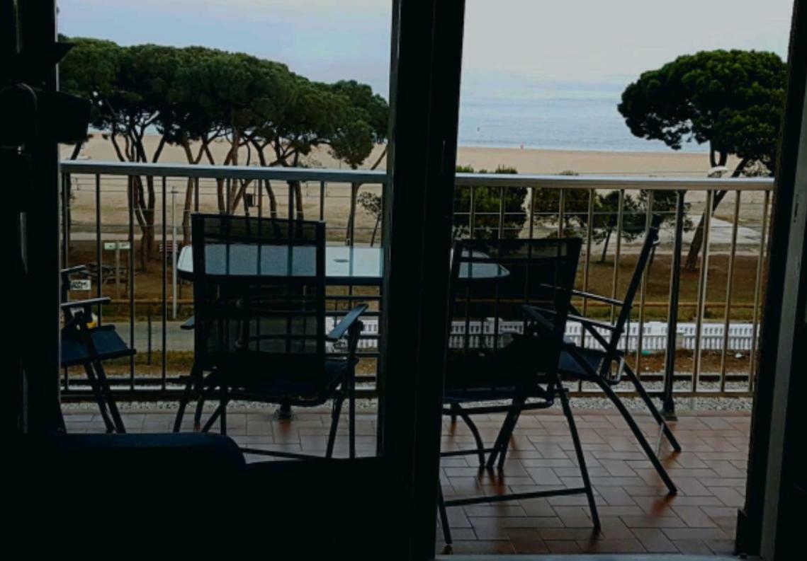 Apartamento Malgrat De Mar Bagian luar foto