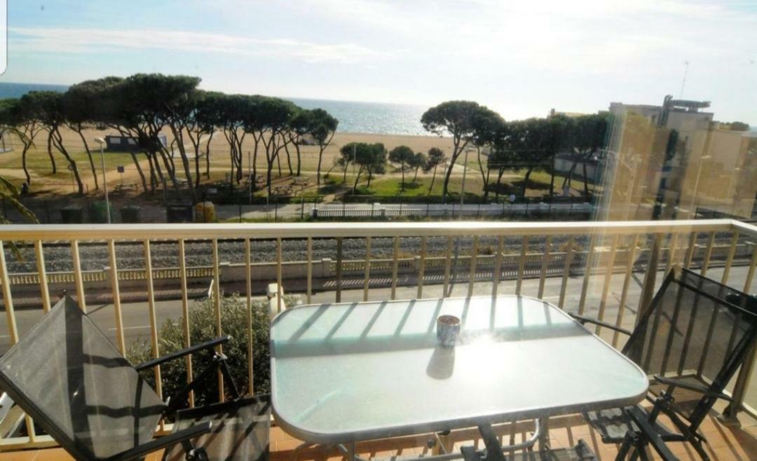 Apartamento Malgrat De Mar Bagian luar foto